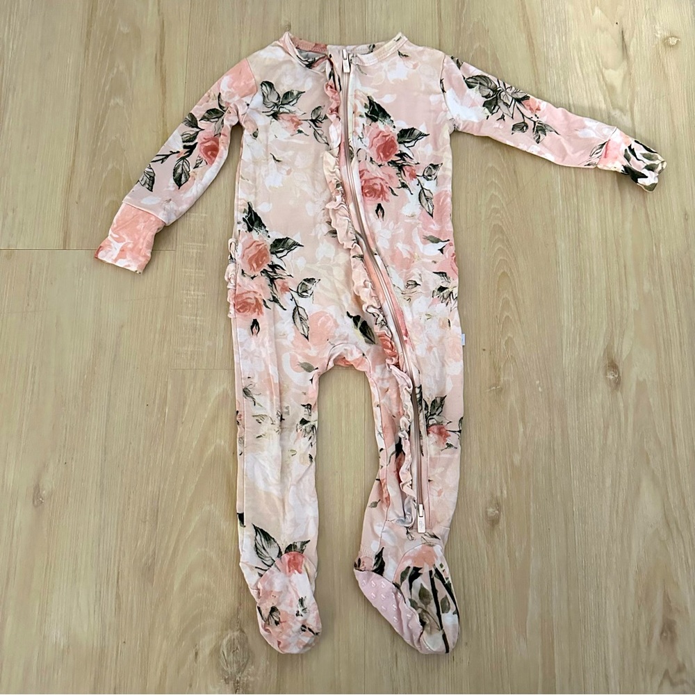 Posh Peanut Onesie Rose Pajamas. 6-9Months